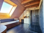 Wohn-OG-Bad_a - Extravagantes Wohnen/Arbeiten Gesamt 288 m² Haus 147 m² Wfl. + Büro/Praxis… 141 m² Wendelstein!