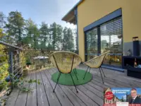 Terrasse mit Abgang Garten