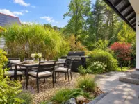 Gartenterrasse mit Grillplatz