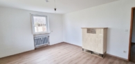 EG-Wohnzimmer_b - 1 Wohnung im EG mit großem Garten und Garage ist frei, 3 Fam. Haus 270 m² WFl., gute Lage von Schwabach