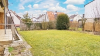 Garten - 1 Wohnung im EG mit großem Garten und Garage ist frei, 3 Fam. Haus 270 m² WFl., gute Lage von Schwabach