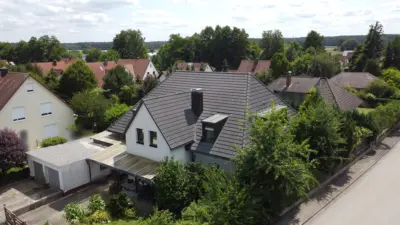 Exklusive 2 Zi-Whg + vorbereiten Spitzgeschoss erweiterbar auf 3 oder 4 Zimmer, Garten, Stellplatz, 90596 Schwanstetten, Etagenwohnung