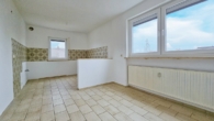 EG-Küche-Esszimmer - 1 Wohnung im EG mit großem Garten und Garage ist frei, 3 Fam. Haus 270 m² WFl., gute Lage von Schwabach