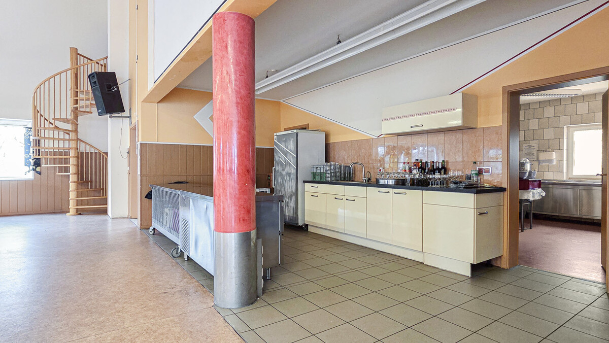 OG-Saal-Theke_a