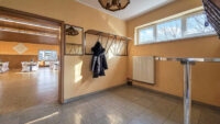 OG-Saal-Windfang-Garderobe