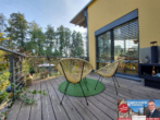 Terrasse mit Abgang Garten - PROVISIONSFREI!! ** BellaCasa Wohnen & Arbeiten am Wiesengrund** 266 m² Wfl/Nfl.Genießen Sie Ausblick ins Grüne