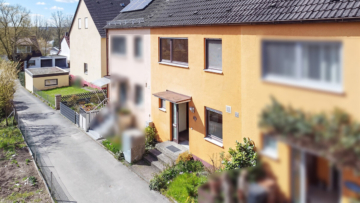Familienhaus mit Ausbaupotenzial, Garten & Garage in ruhiger Lage von Schwabach-Limbach, 91126 Schwabach, Reihenmittelhaus