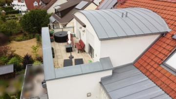 Exklusive Galeriewohnung mit Dachterrasse und Balkon, zwei Eingänge erweiterbar bis zu 5 Zimmer, 90530 Wendelstein, Maisonettewohnung