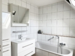 Bad_-3OG - PROVISIONSFREI! – 4 Zi.-Maisonette-Wohnung mit Balkon-NEUWERTIG! 94m² WNFl