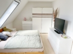 Schlafzimmer - PROVISIONSFREI! – 4 Zi.-Maisonette-Wohnung mit Balkon-NEUWERTIG! 94m² WNFl