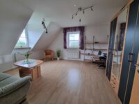Großes helles Kinderzimmer