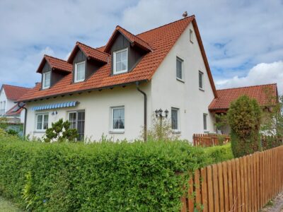 VERKAUFT!! PROVISIONSFREI für den Käufer !! Wohntraum mit Ausblick attraktives Einfamilienhaus und Garage, 91729 Haundorf, Einfamilienhaus