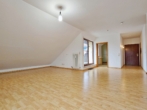 Wohn-Esszimmer_b - Helle, gemütliche 3-Zi-Wohnung, 90m², in Wendelstein bei Nürnberg mit Balkon, EBK, Garage & Stellplatz!