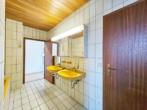 Badezimmer_b - Helle, gemütliche 3-Zi-Wohnung, 90m², in Wendelstein bei Nürnberg mit Balkon, EBK, Garage & Stellplatz!