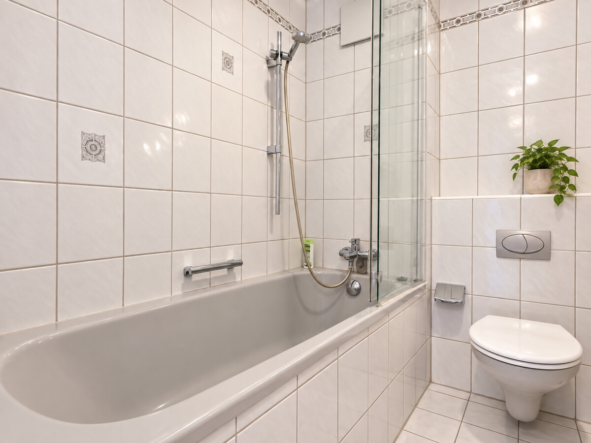 Bad  mit Wanne