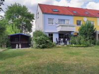 Hausansicht Garten