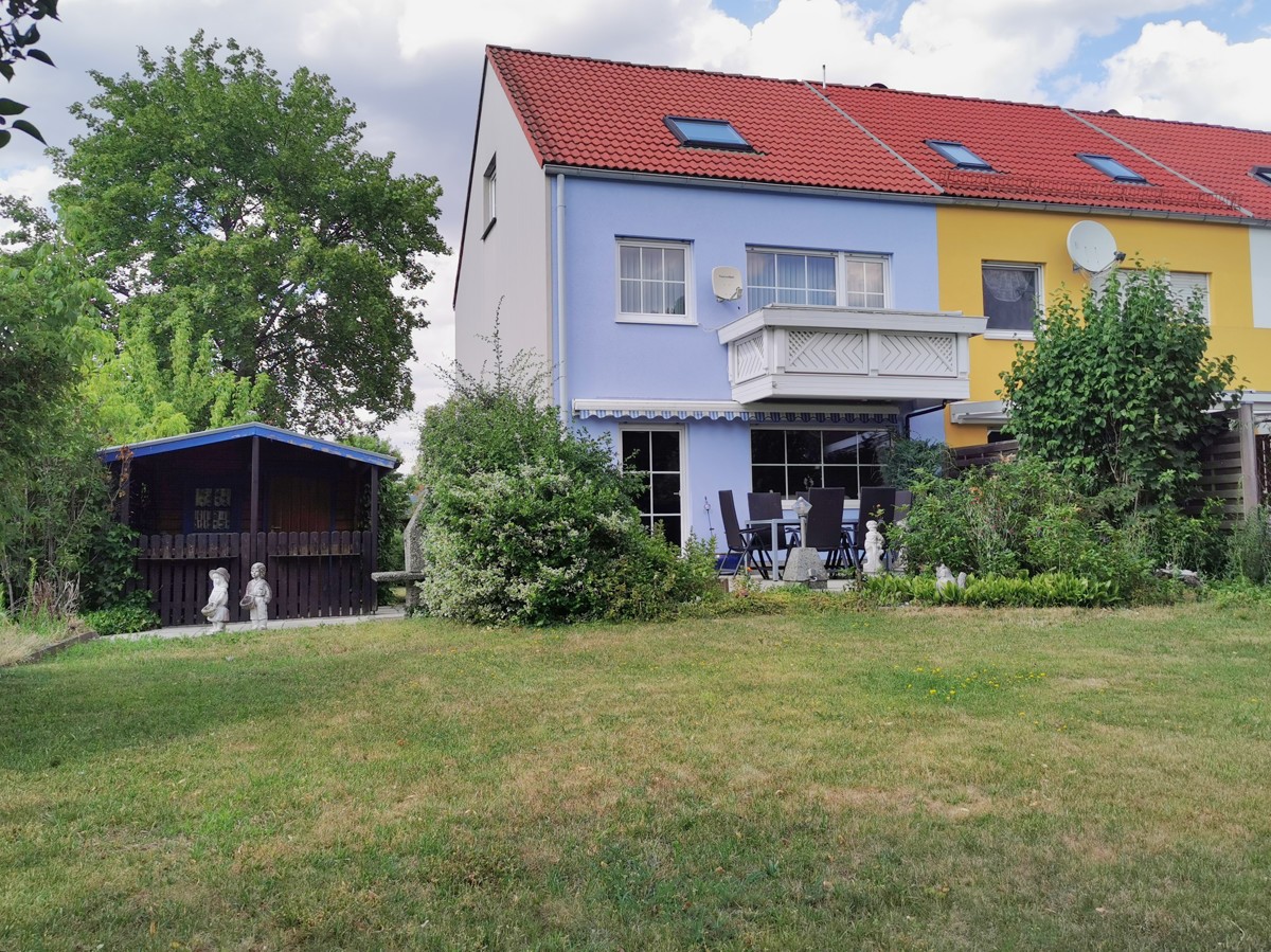 Hausansicht Garten