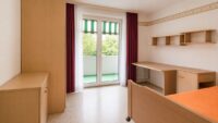 Zimmer-Blick auf Balkon
