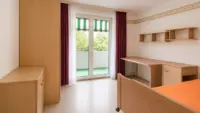 Zimmer-Blick auf Balkon